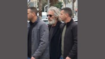 Verificación de Datos: Fotos de Epstein en Tel Aviv no Demuestran que esté Vivo -- Son Creadas con IA
