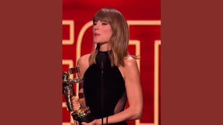 Verificación de Datos: Charli XCX NO Reaccionó con Indiferencia al Discurso de Taylor Swift en los VMAs -- Video Mezcla Dos Momentos Distintos