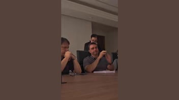 Verificación de Datos: Video de Flávio Bolsonaro Llorando ES ANTERIOR al Anuncio de los Resultados Electorales